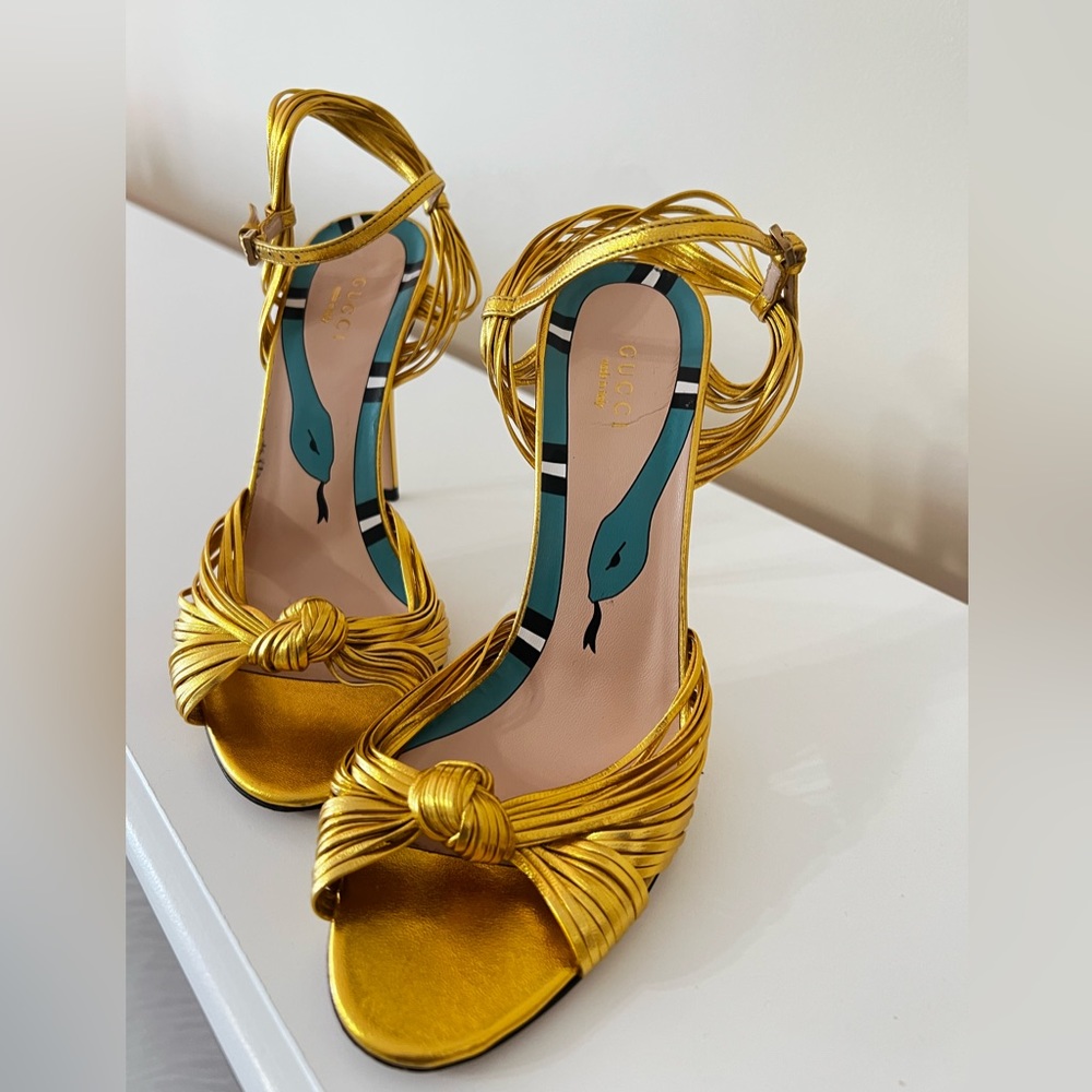 Gucci Mule Women’s snake ankle strap open toe sandals gold 38.5 great condition